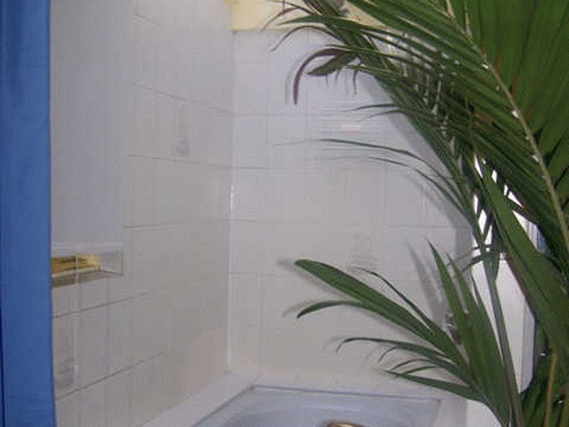 33 Bronte Cres, Sunshine Bay NSW 2536