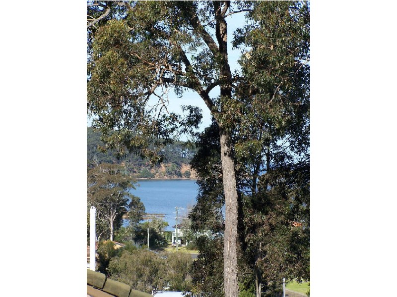 13 Hawks Nest Place, Surfside NSW 2536