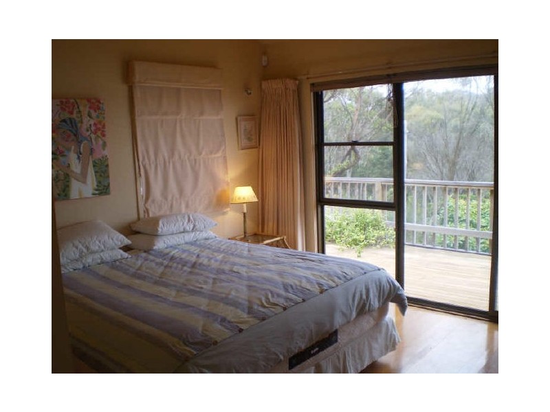 18 KNOWLMAN RD, Rosedale NSW 2536