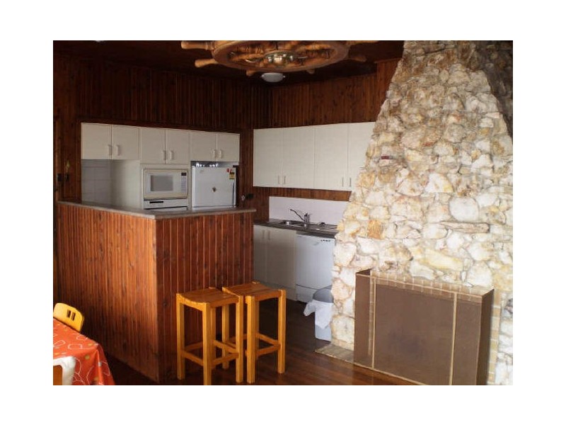 18 KNOWLMAN RD, Rosedale NSW 2536