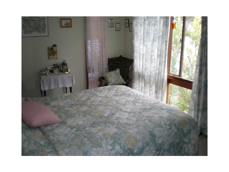 81 Forest Parade, Tomakin NSW 2537