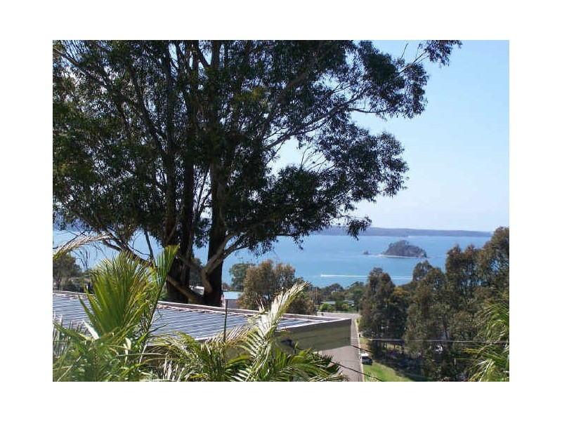 90 VISTA AVE, Catalina NSW 2536