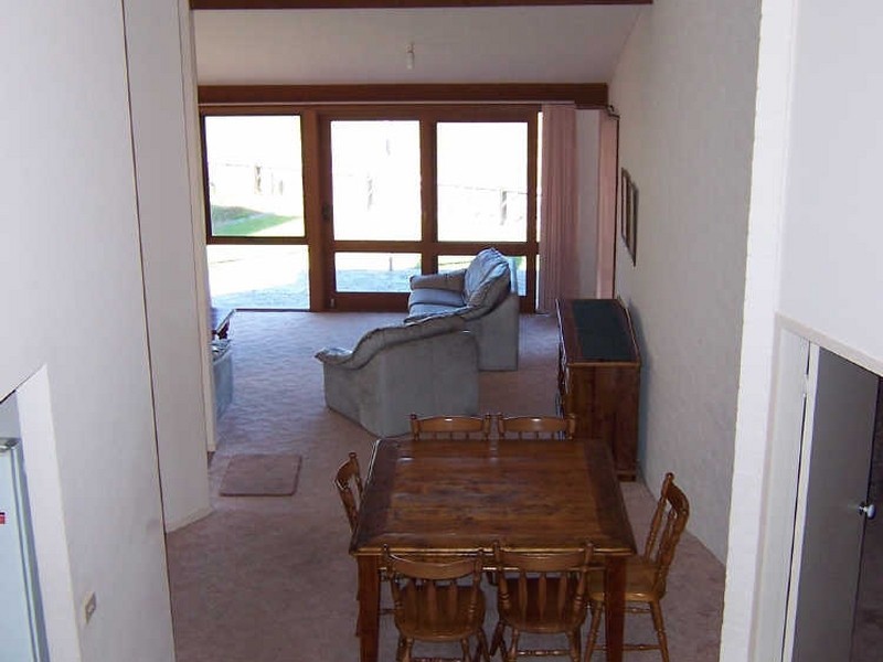 1/4 Myamba Parade, Surfside NSW 2536