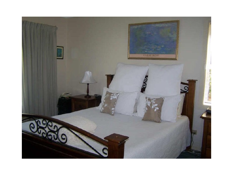 674 Beach Road, Surf Beach NSW 2536