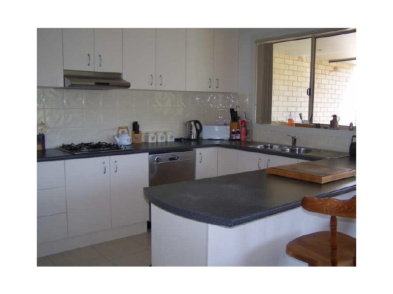 2 Penguin Place, Catalina NSW 2536