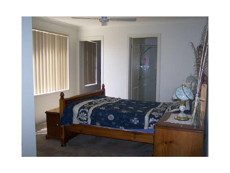 2 Penguin Place, Catalina NSW 2536