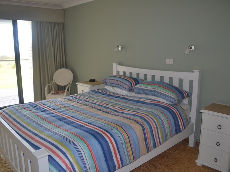 22 Pacific Rd, Surf Beach NSW 2536