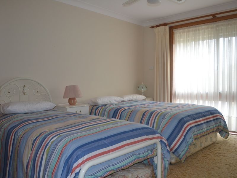 22 Pacific Rd, Surf Beach NSW 2536