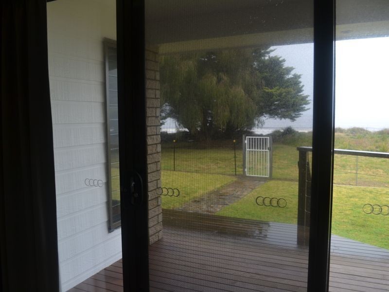 22 Pacific Rd, Surf Beach NSW 2536