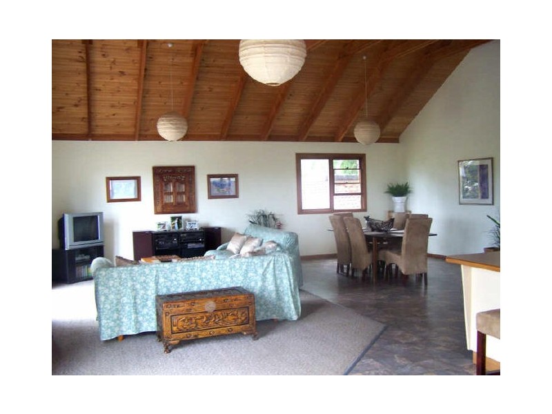 33 Euroka Avenue, Malua Bay NSW 2536