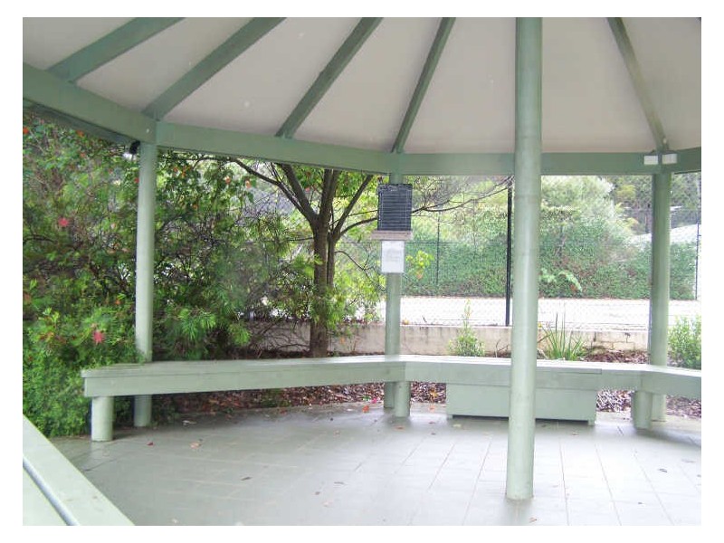 18 “The Bosn’s”/12-18 Newth Place, Surf Beach NSW 2536