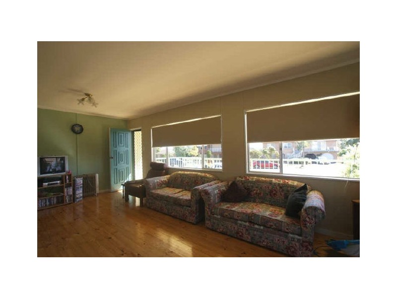 18 Wattle Crescent, Batehaven NSW 2536