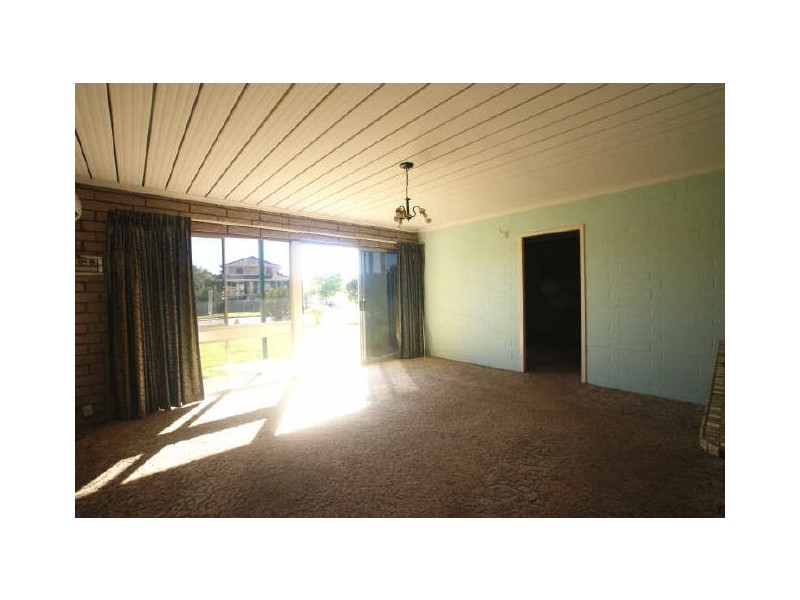 2/10 Catlin Avenue, Hanging Rock NSW 2340