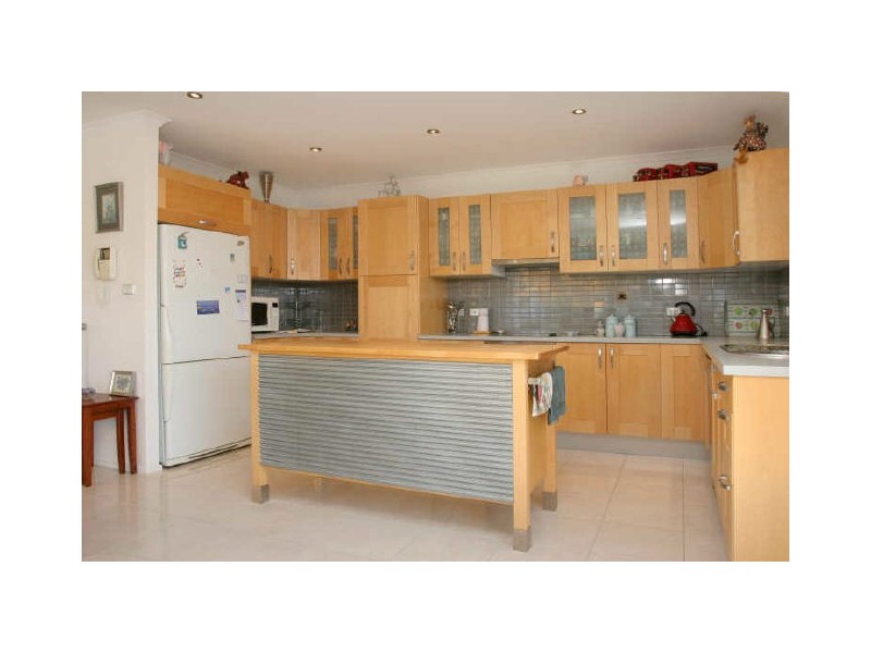 3 Pine Street, Batehaven NSW 2536