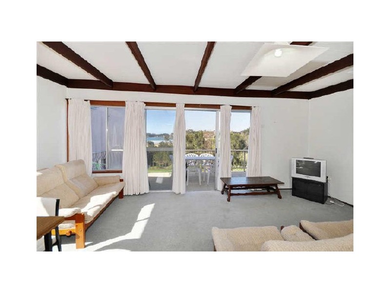 Upstairs/31 Tallawang Avenue, Malua Bay NSW 2536