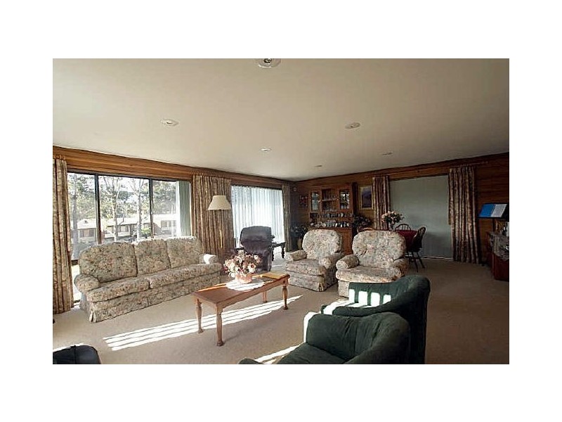 9 Parker Avenue, Surf Beach NSW 2536