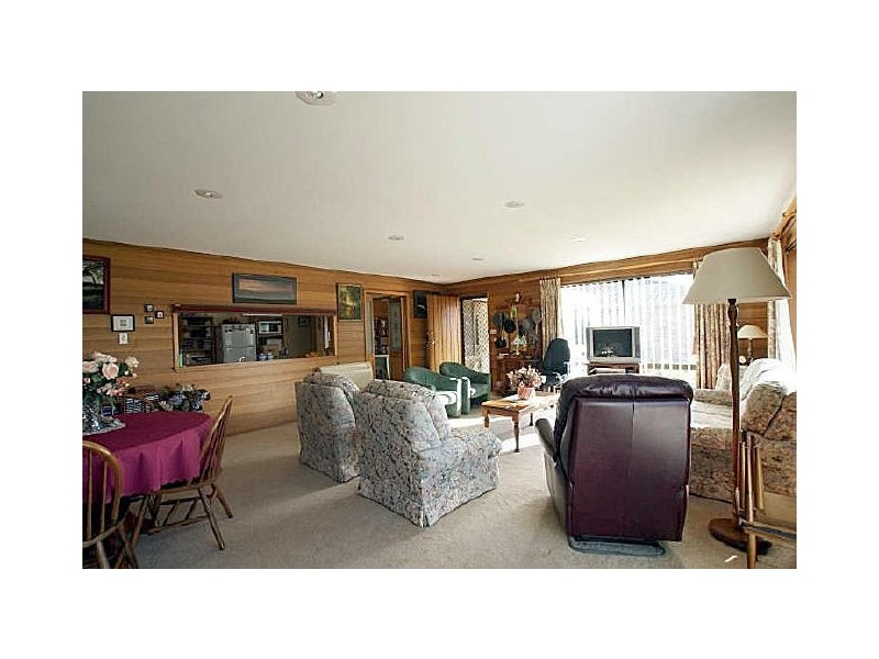 9 Parker Avenue, Surf Beach NSW 2536