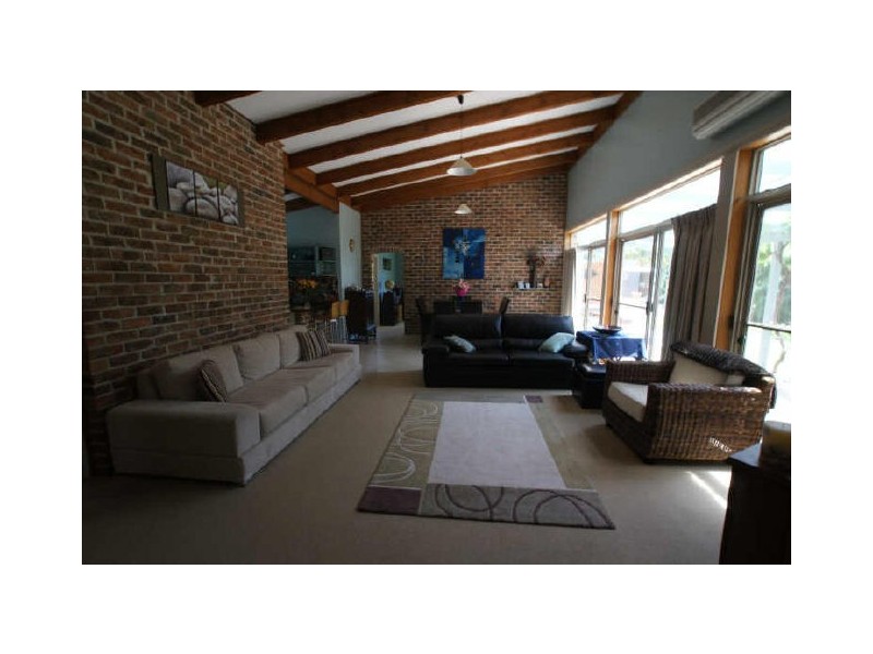 12 THOMAS MITCHELL CRES, Sunshine Bay NSW 2536