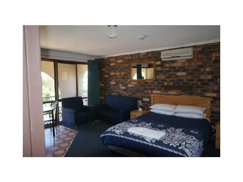 54 BEACH ROAD, Batemans Bay NSW 2536