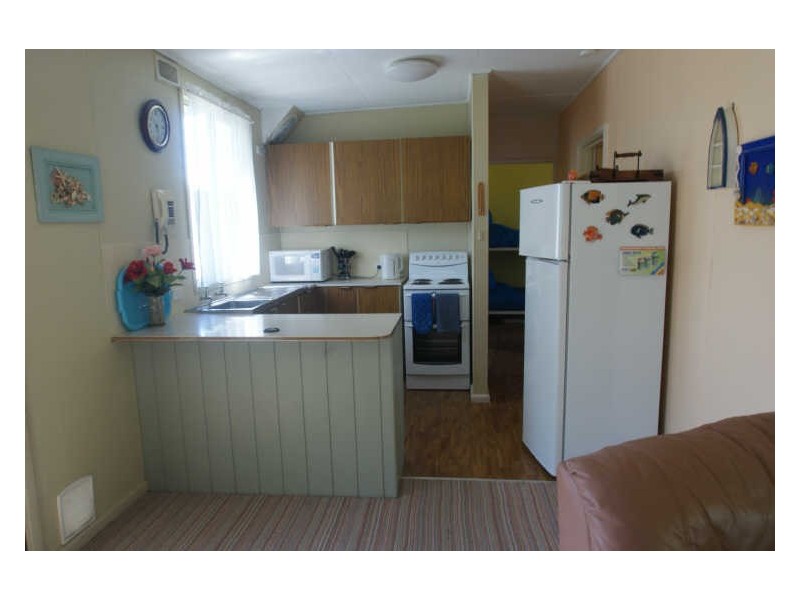 2 Barton Pde, Tomakin NSW 2537