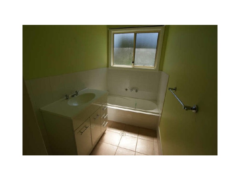 13 Irene Ave, Batehaven NSW 2536