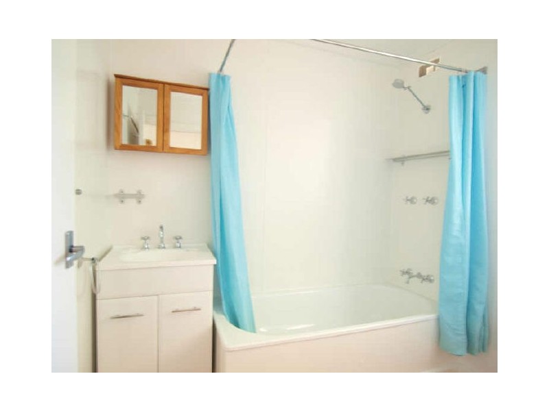 18 Dolphin Avenue, Batemans Bay NSW 2536