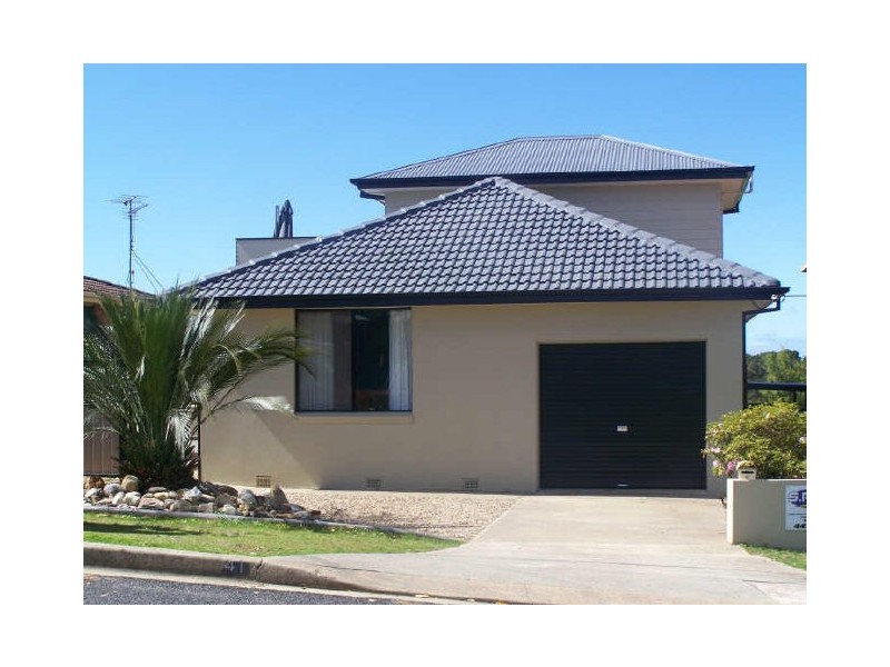41 Bavarde Avenue, Batemans Bay NSW 2536