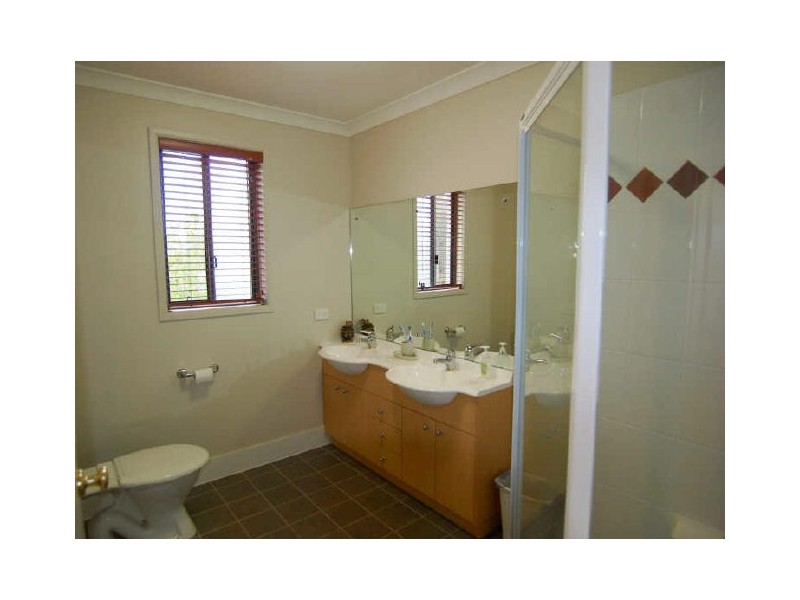 5 Luks Way, Batehaven NSW 2536