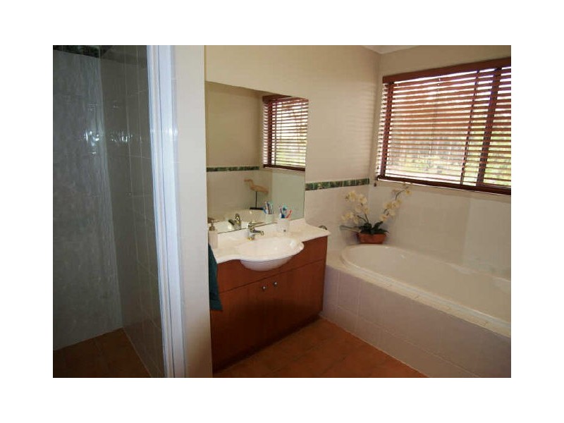 5 Luks Way, Batehaven NSW 2536