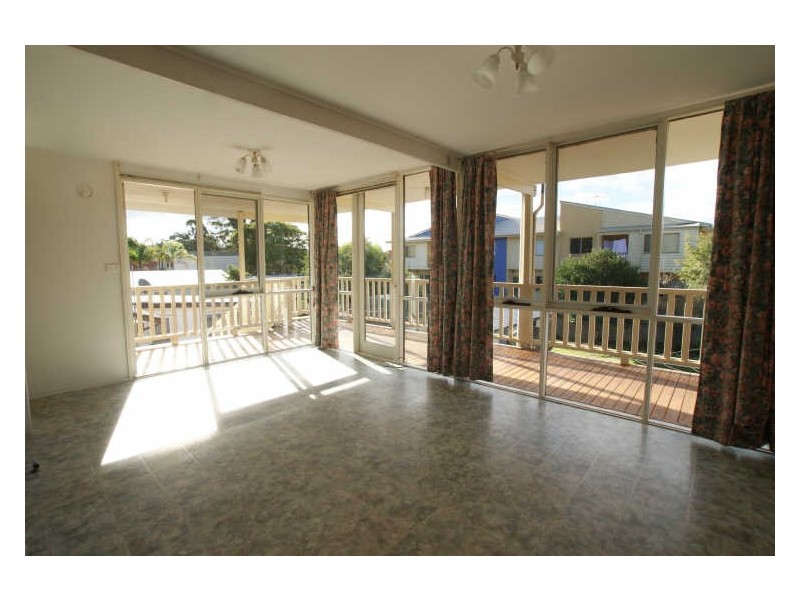 22 Matthew Pde, Batehaven NSW 2536