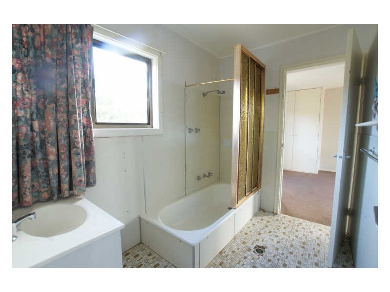 22 Matthew Pde, Batehaven NSW 2536