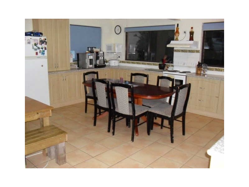 38 Deakin Pde, Tomakin NSW 2537