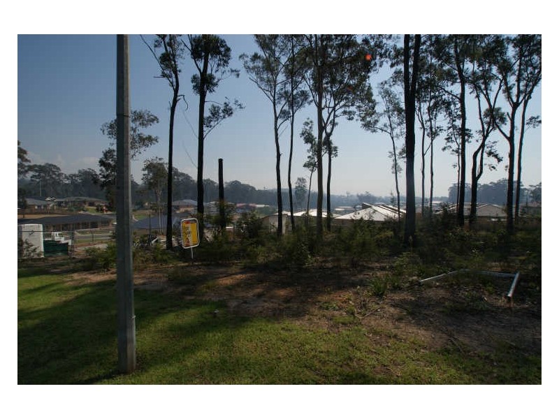 42 Wentworth Avenue, Sunshine Bay NSW 2536