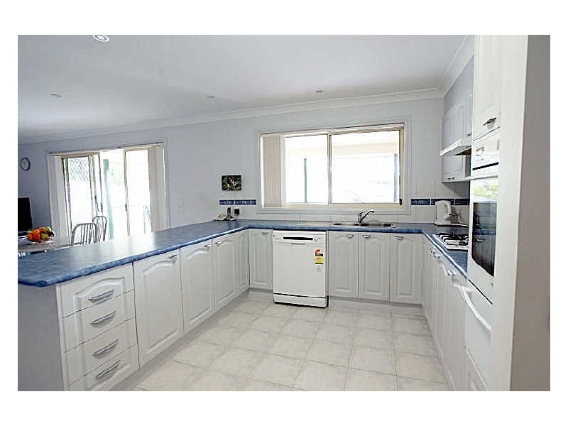 10 Cassia Place, Catalina NSW 2536