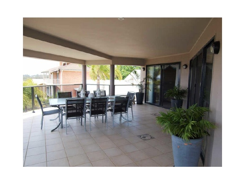 28 Ocean Road, Batehaven NSW 2536