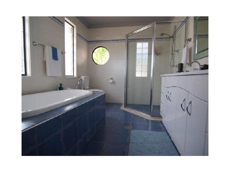 28 Ocean Road, Batehaven NSW 2536