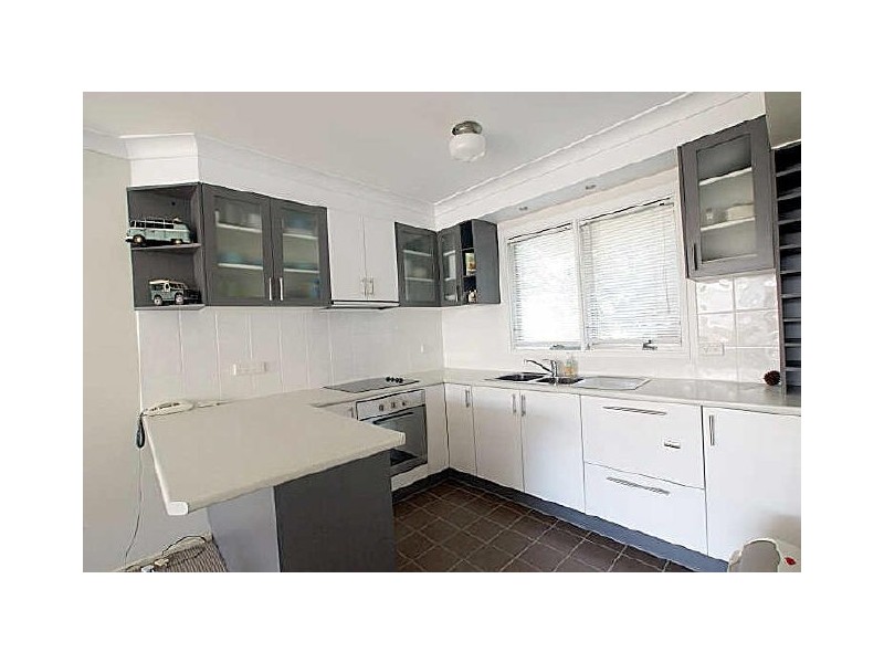24b Yarralumla Crescent, Tomakin NSW 2537