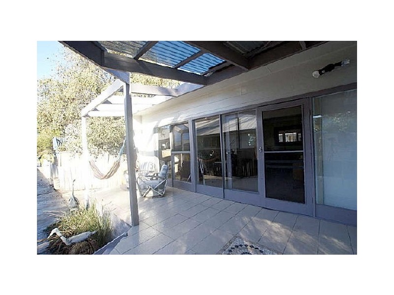 24b Yarralumla Crescent, Tomakin NSW 2537