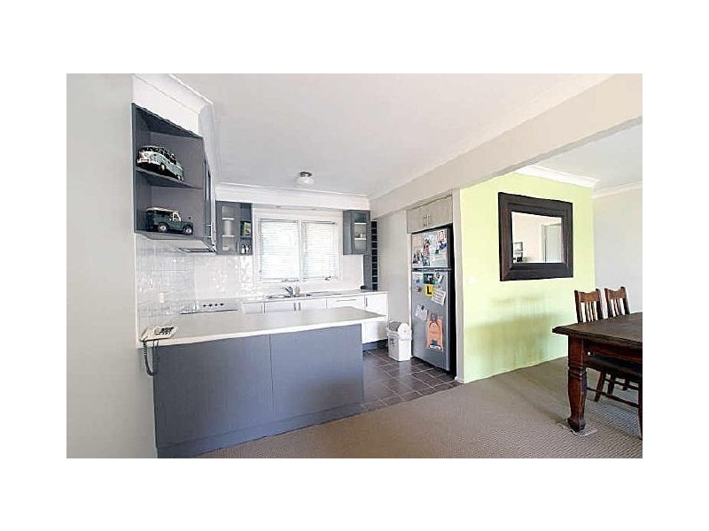 24b Yarralumla Crescent, Tomakin NSW 2537