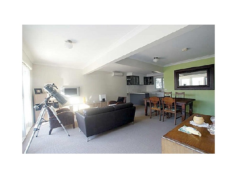 24b Yarralumla Crescent, Tomakin NSW 2537