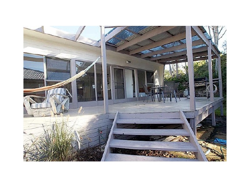 24b Yarralumla Crescent, Tomakin NSW 2537