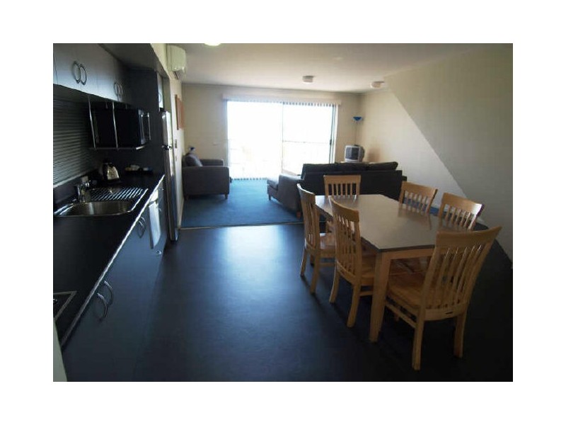 Unit 209/204 Beach Road, Batehaven NSW 2536
