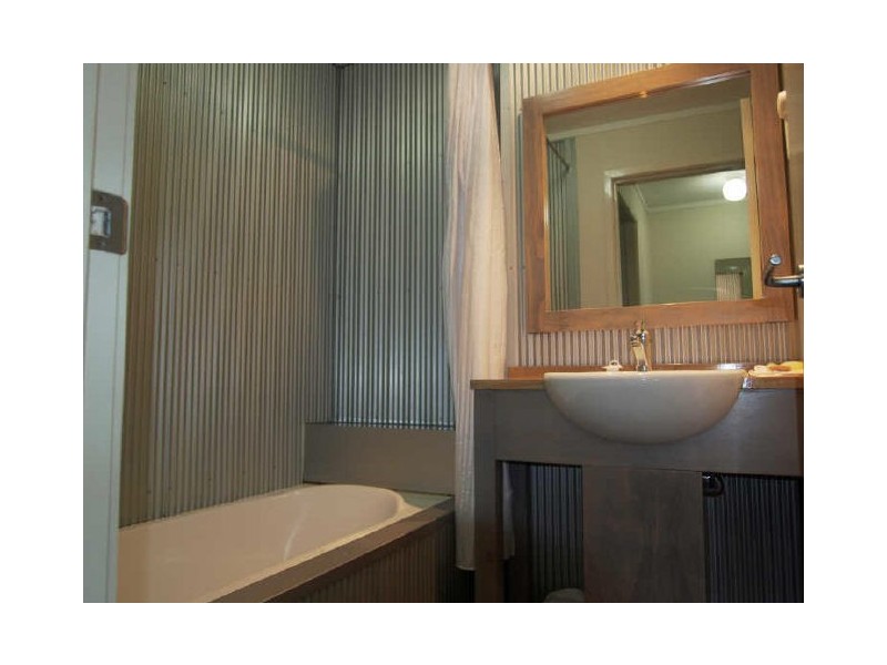 Unit 205/204 Beach Road, Batehaven NSW 2536