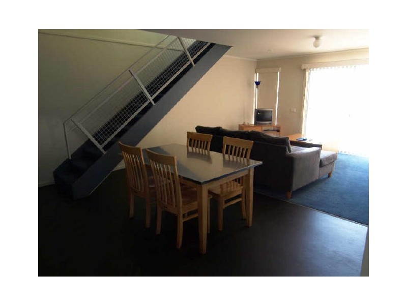 Unit 205/204 Beach Road, Batehaven NSW 2536