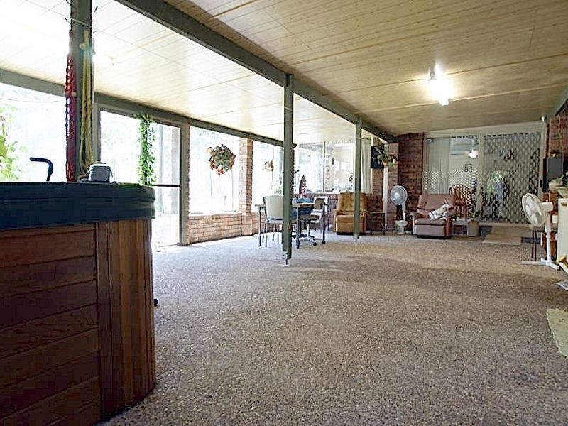 28 Karoola Crescent, Surfside NSW 2536