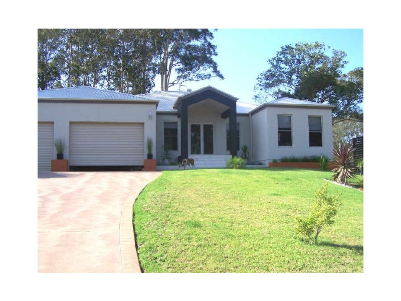 8 Nuyen Place, Long Beach NSW 2536
