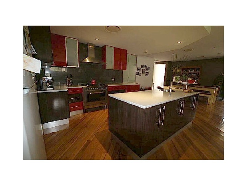 8 Nuyen Place, Long Beach NSW 2536