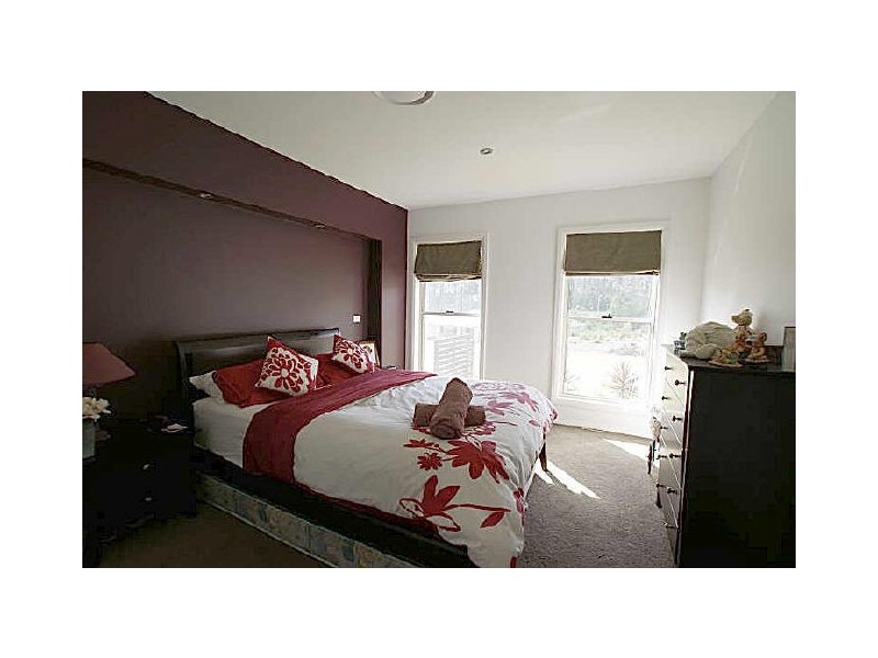 8 Nuyen Place, Long Beach NSW 2536