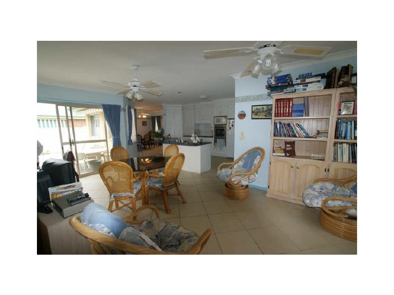 40 Maloneys Drive, Maloneys Beach NSW 2536