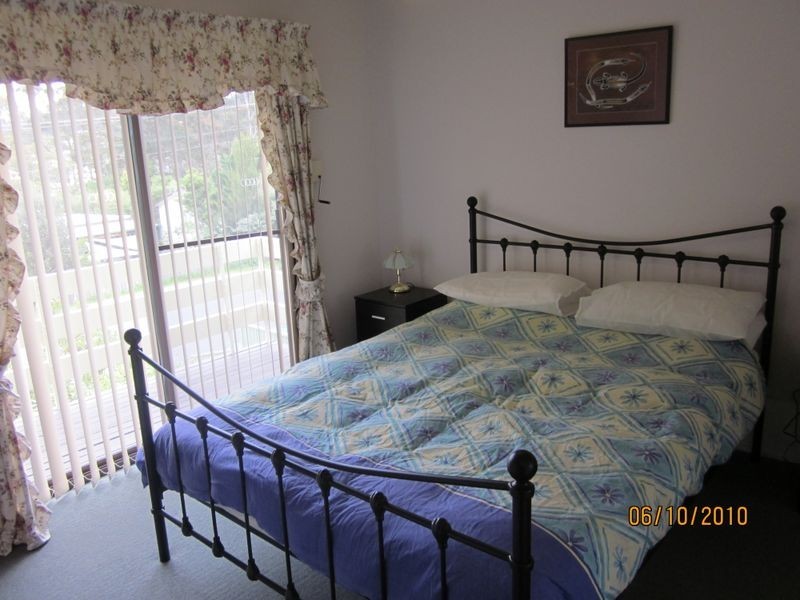42 Surf Beach Avenue, Surf Beach NSW 2536